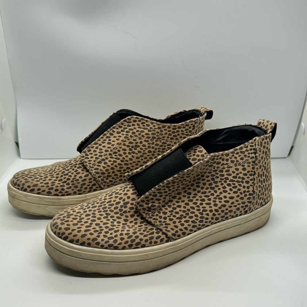 Universal Threads women's shoes